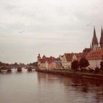 Regensburg, Blick vom Eisernen Steg &uuml;ber Steinerne Br&uuml;cke und Altstadt